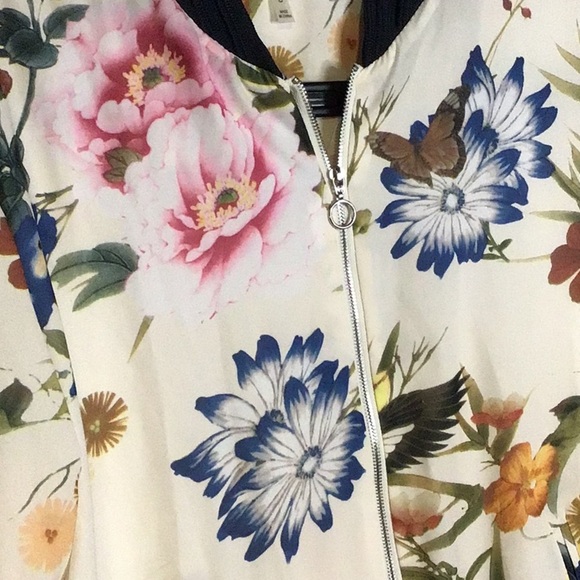 Bagatelle Cream and Pink Bomber Jacket with Floral Design Woman's Size Small - Picture 3 of 7